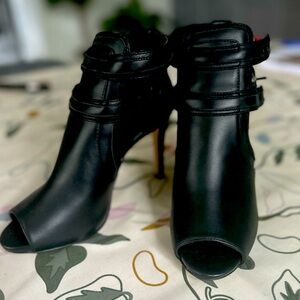 Michael Kors peep toe heels s.8